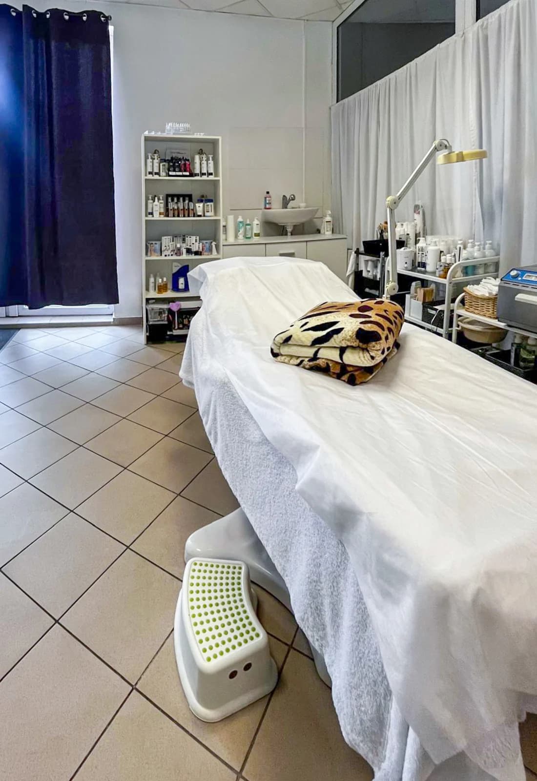 Kosmetické ošetření: základní včetně masáže obličeje nebo liftingové