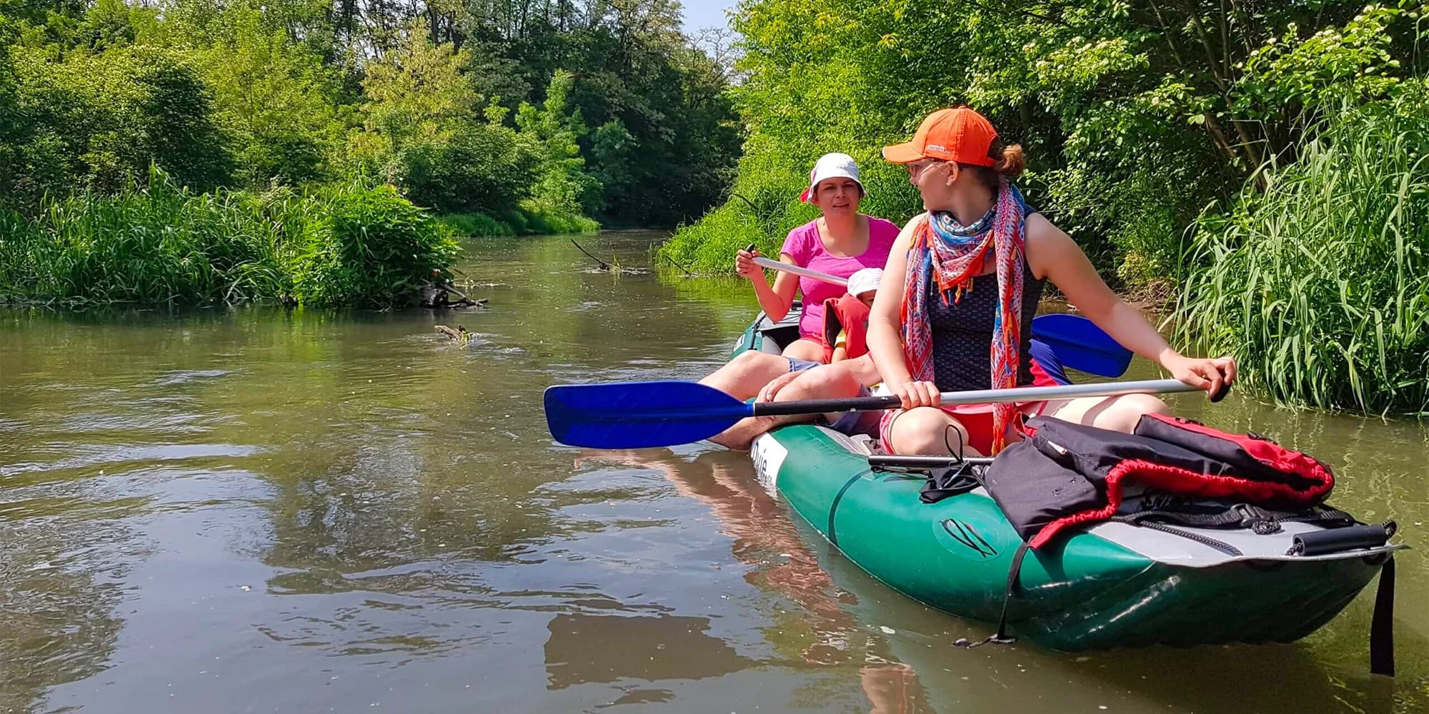 Zapůjčení nafukovací kánoe nebo raftu na 1 všední den pro 2–6 osob