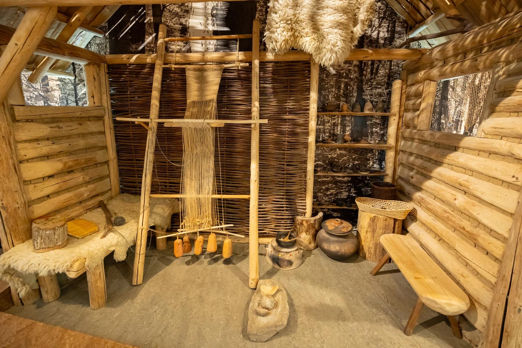 Vstupenky do prostějovského muzea: stálé expozice o historii, archeologii, Jiřím Wolkerovi aj.