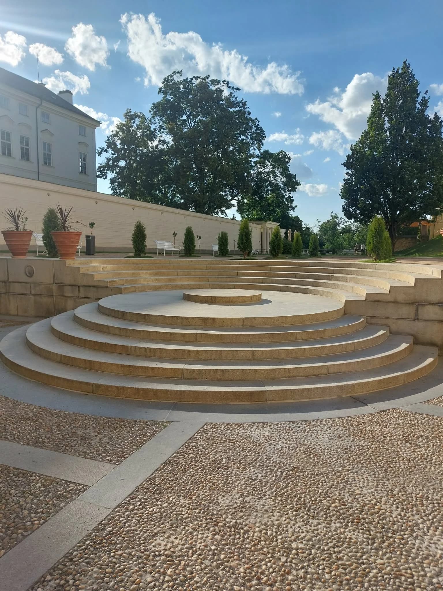Pražským hradem jinak: Procházka s průvodcem, 11. 8. 2026 17:30