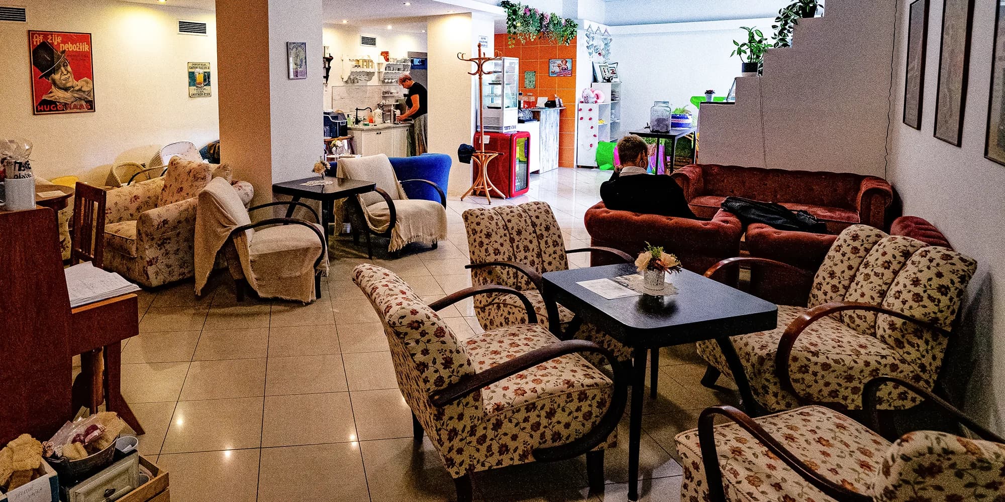 Otevřené vouchery v hodnotě 100-500 Kč na cokoli v Galerii, café Staré časy