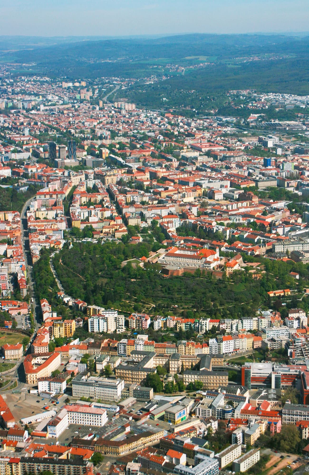 Brno, jak ho neznáte: vyhlídkový let v letadle Cessna 207 nejen nad hradem Špilberk