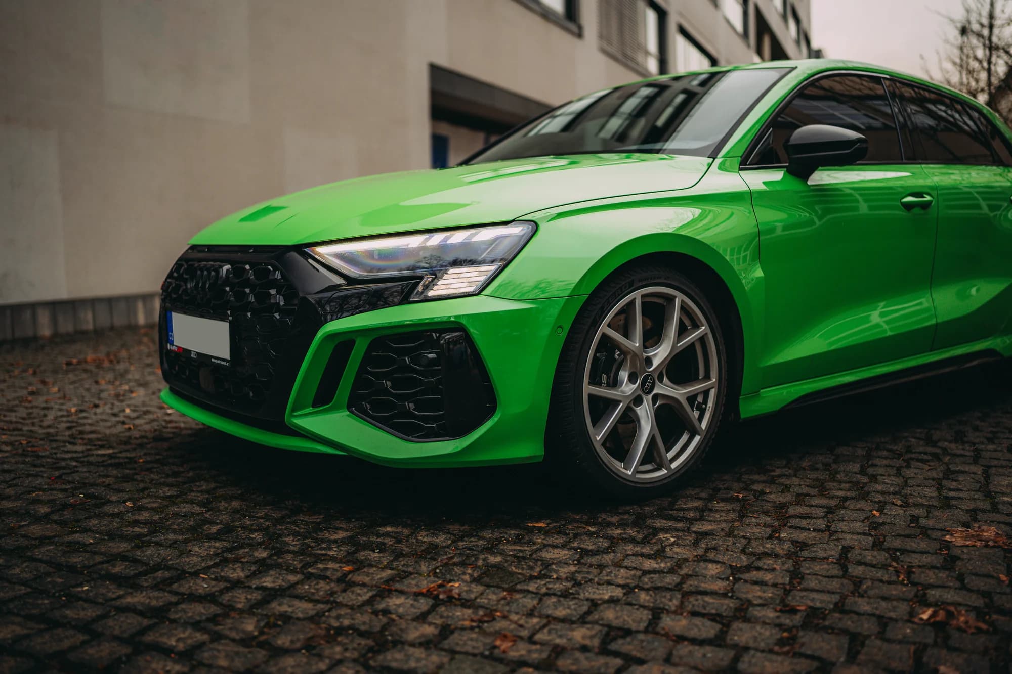 Pronájem Audi RS3 8Y s výkonem 470 koní na 24, 48 nebo 72 hod.