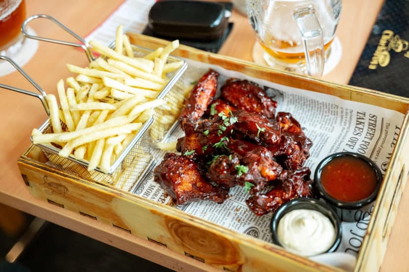 12 Kombo Wings+ hranolky, omáčka a coleslaw v Dělnický dům Odry,JK