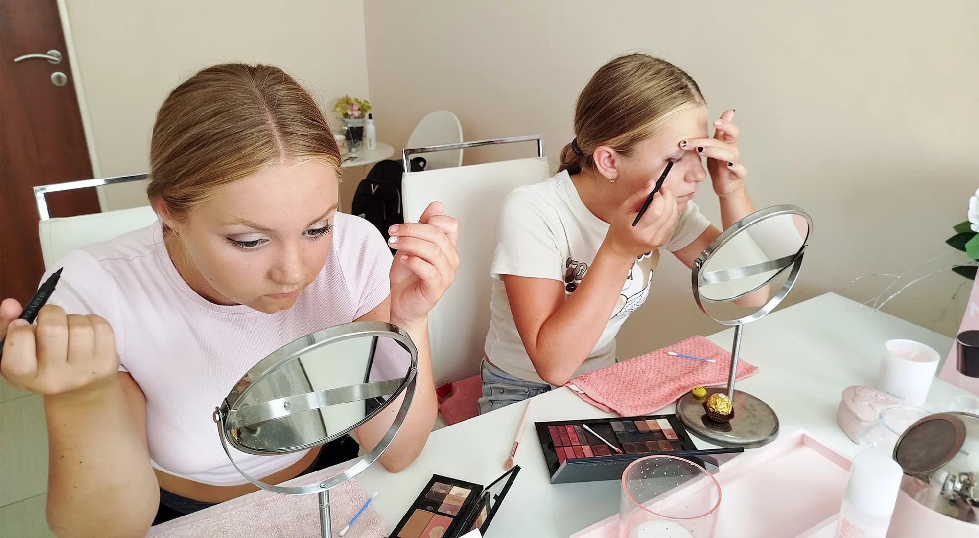 Kurzy líčení pro 1 i 2 osoby: rychlé do 10 min., omlazující nebo wellness pleti
