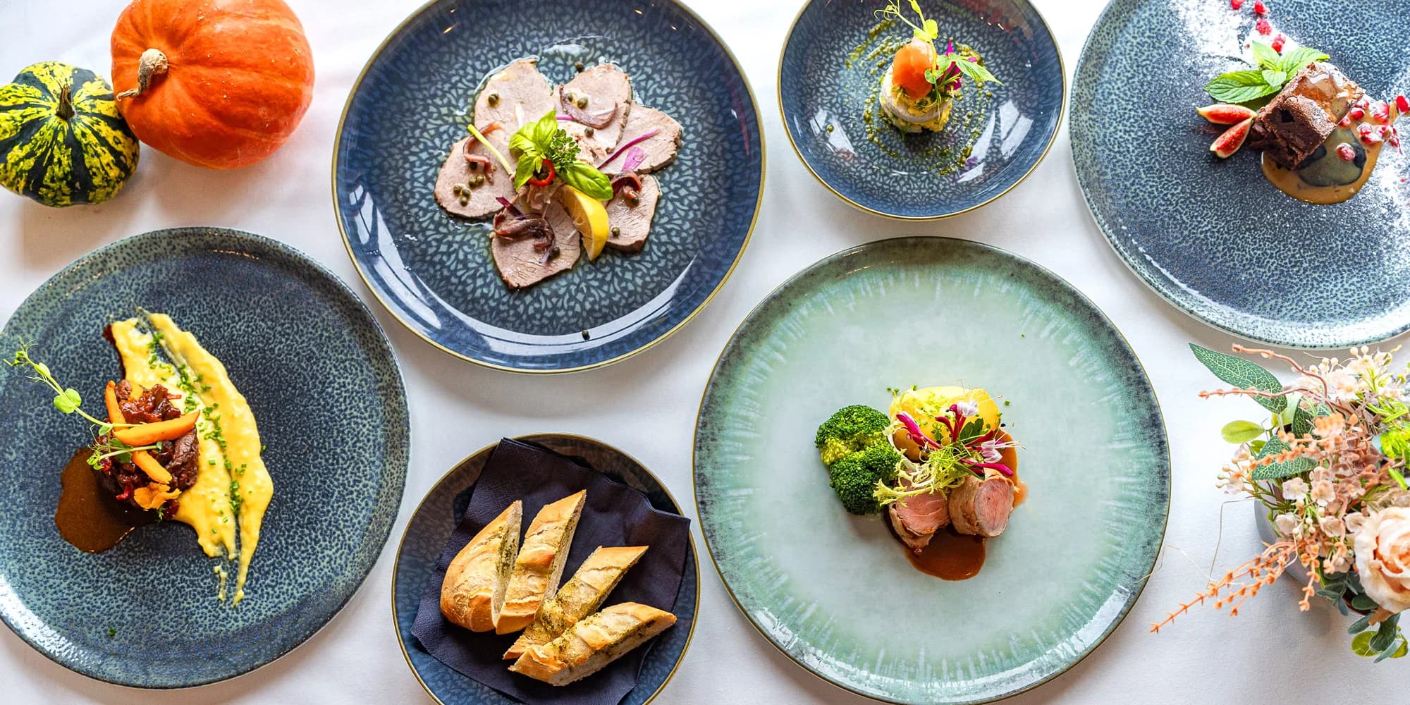 Degustační menu Festival chutí pro 2 osoby: vitello tonnato, panenka, steak i dezert