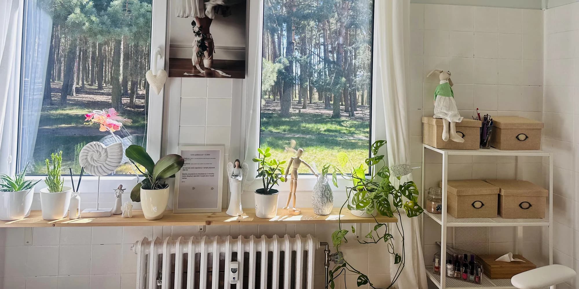 Mokrá pedikúra vč. koupele v solné lázni s lakováním