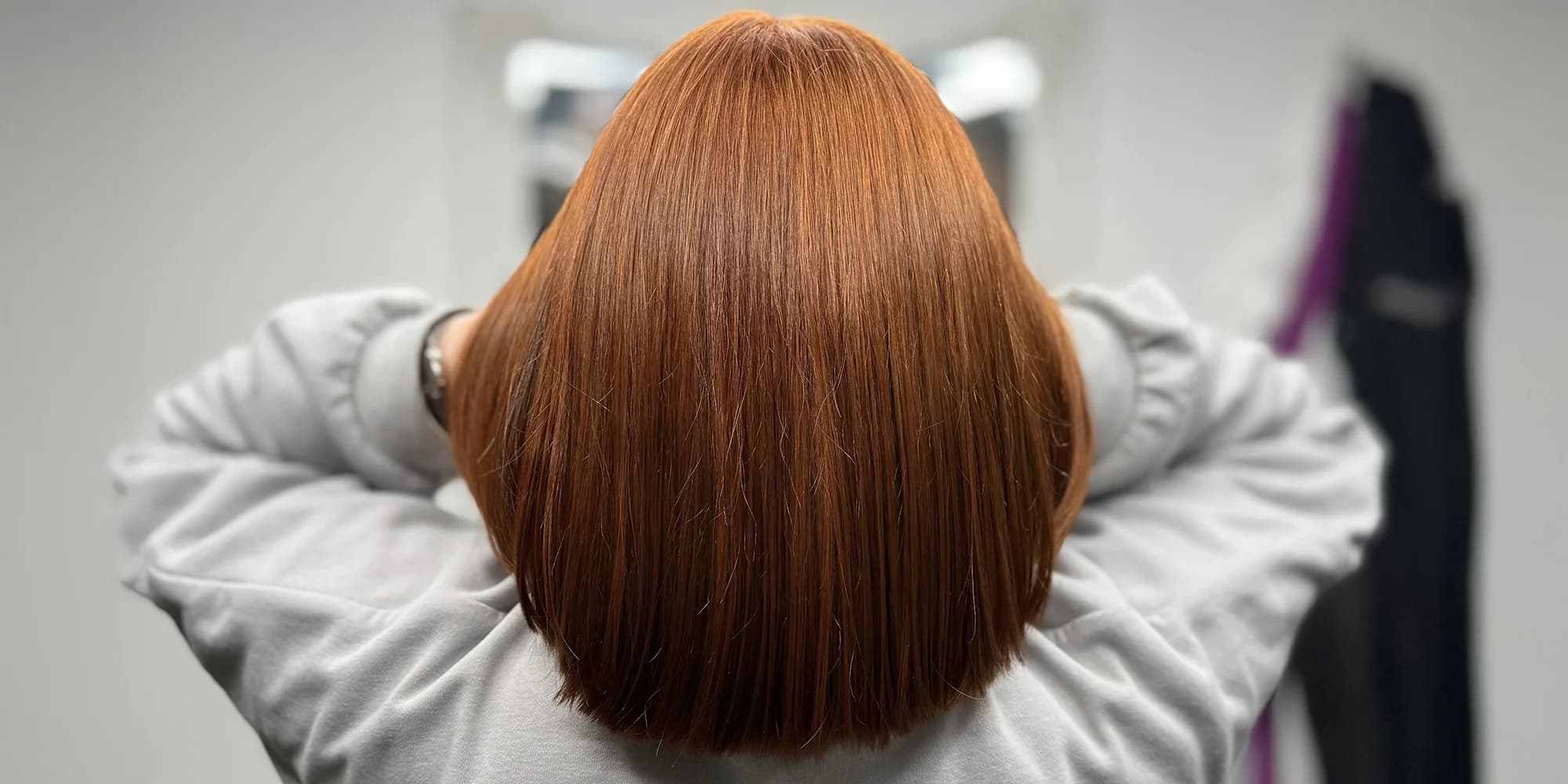 Barvení pro všechny délky vlasů vč. zastřižení konečků, foukané a stylingu