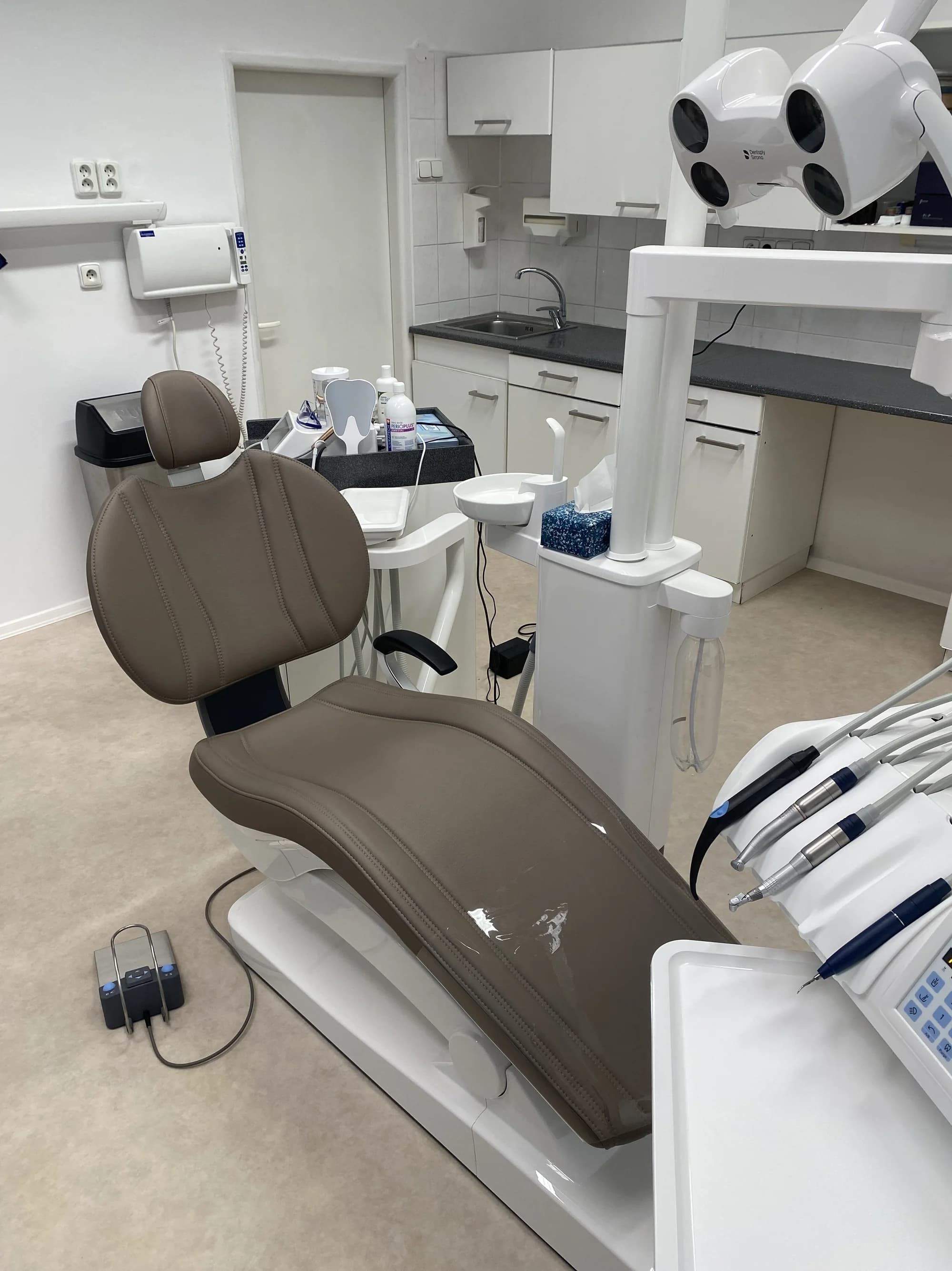 Dentální hygiena včetně Airflow i pro zuby s rovnátky nebo děti do 12 let