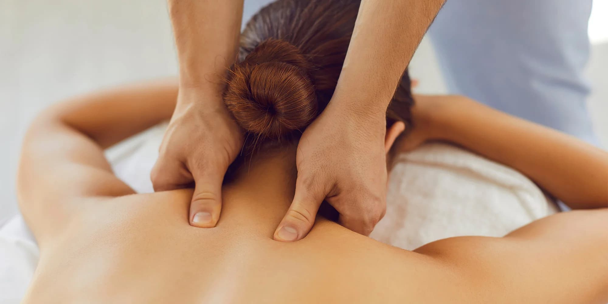 Regenerační, relaxační či sportovní masáž se zaměřením na hlavu, šíji i záda nebo nohy: 30-120 min.