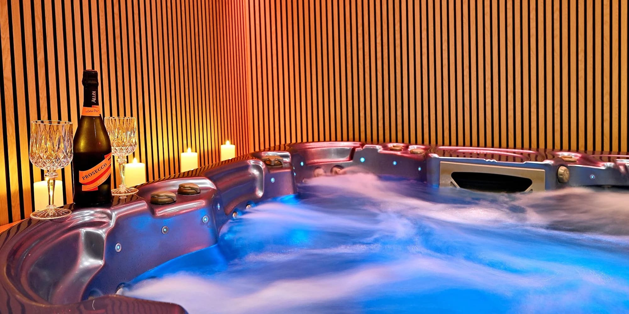 60 až 120 min. v privátním wellness, masáž, zábal rukou a i sklenka vína