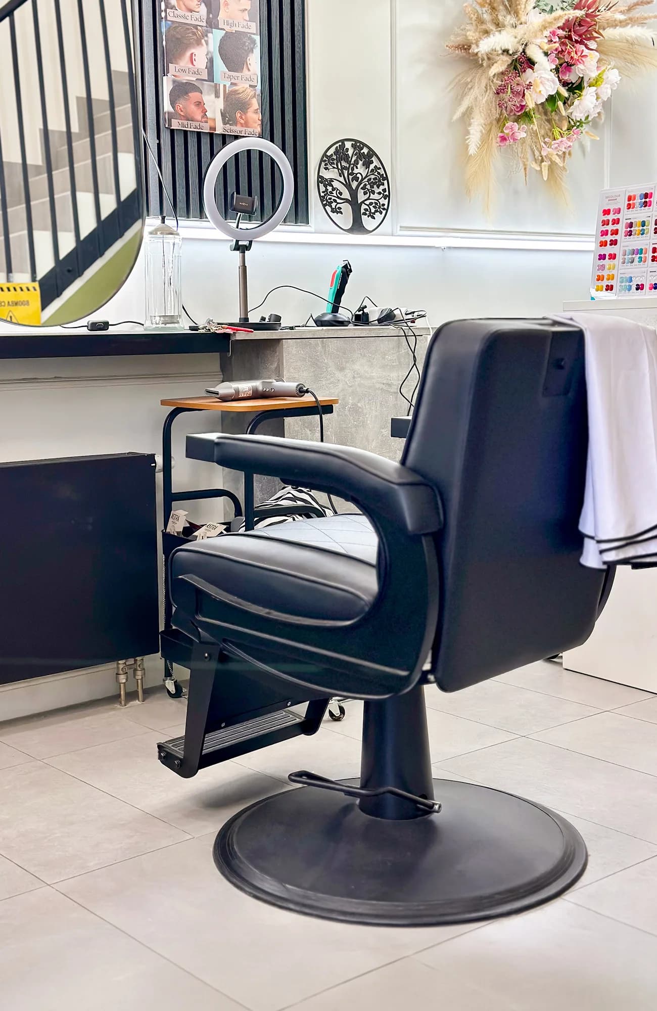 Precizní barber v Karlíně: pánský klasický střih nebo i úprava vousů
