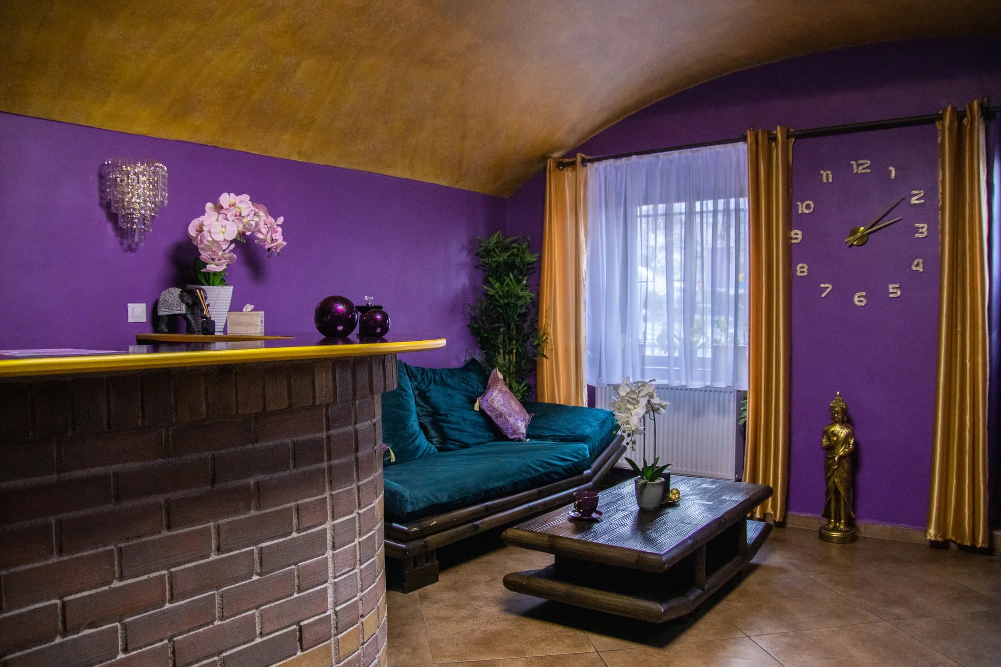 Hluboký relax v Golden Palms: tradiční thajská, aroma i masáž teplými měšci