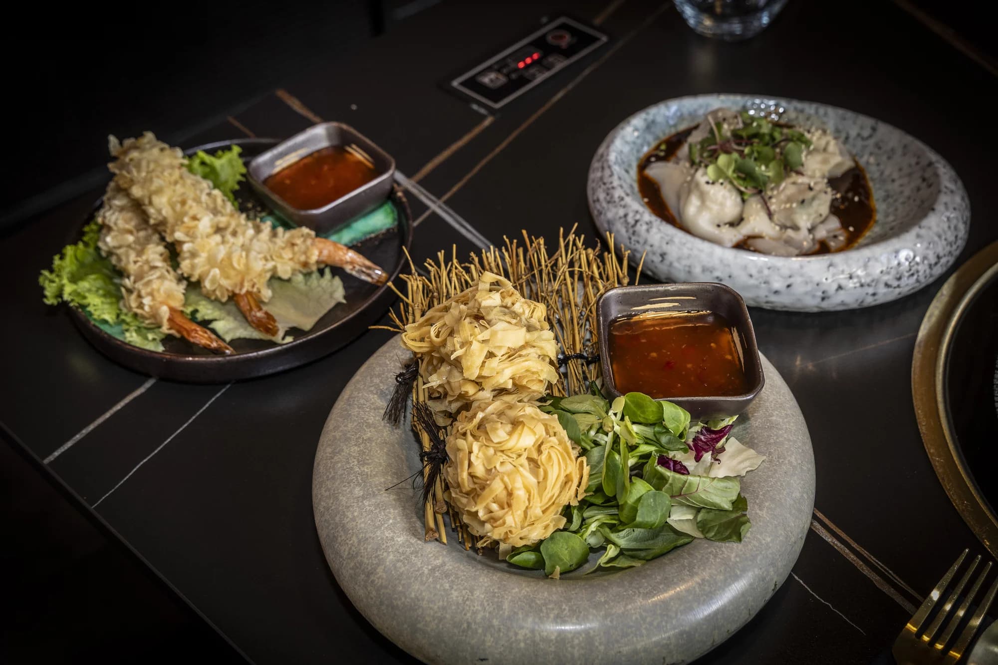 3chod. asijské menu pro dva: dračí koule, krevety, kari i mochi