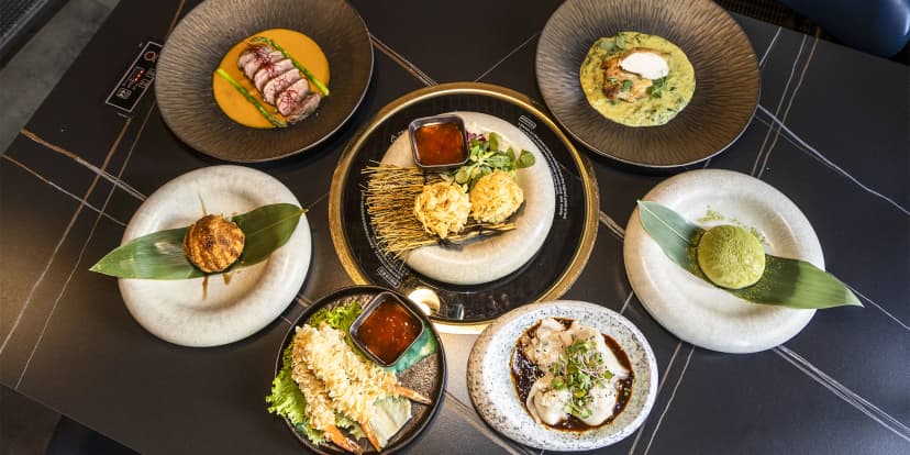 3chod. asijské menu pro dva: dračí koule, krevety, kari i mochi