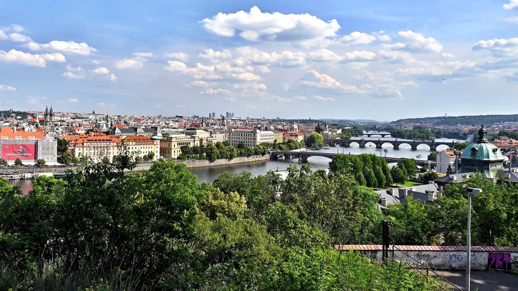 3chod. menu v Hanavském pavilonu s výhledem na Prahu: kachní paštika, králičí hřbet, dezert i prosecco