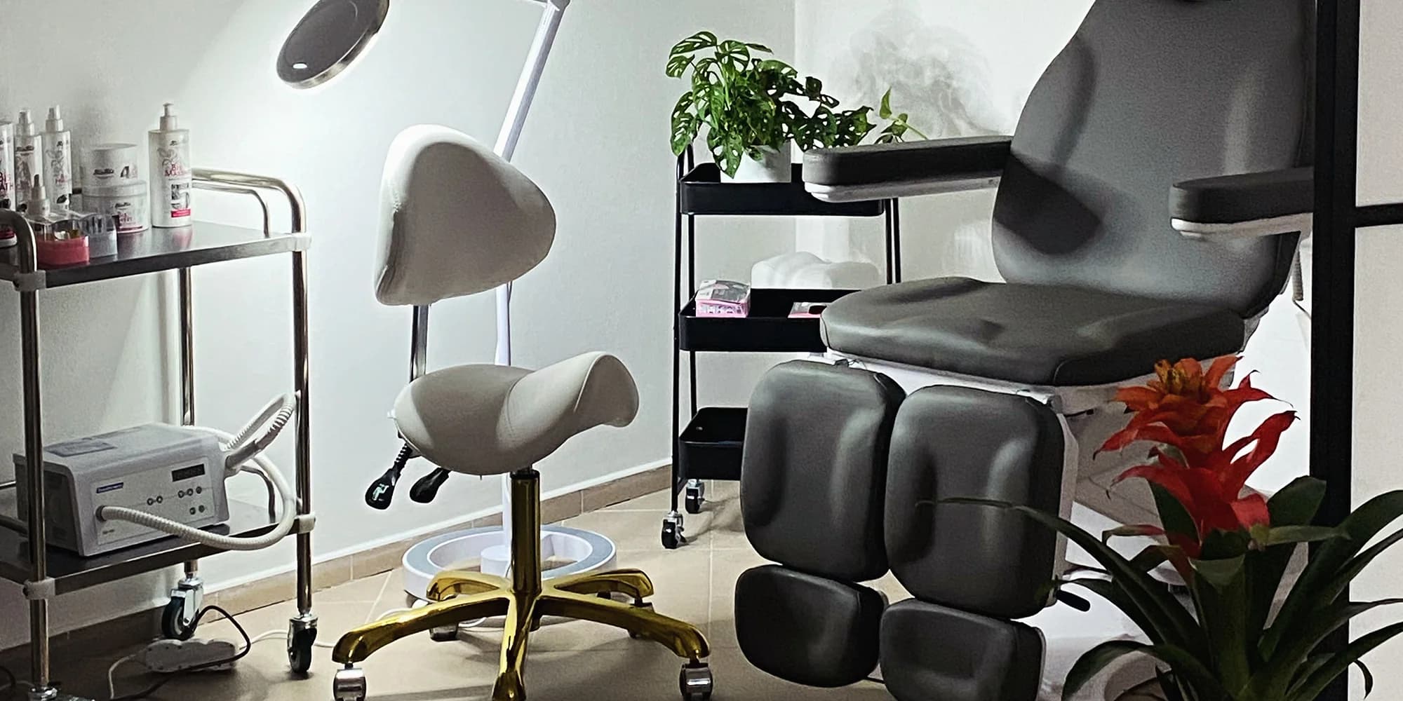 Kosmetika dle výběru: komplexní péče s ultrazvukovou špachtlí, omlazení mikrojehličkováním či lash lifting