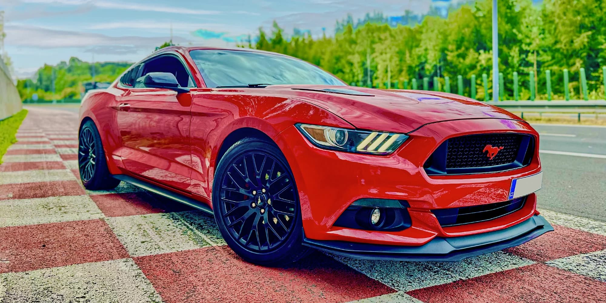 Pronájem nabušeného Fordu Mustang GT paket: 3 hod. i celý víkend