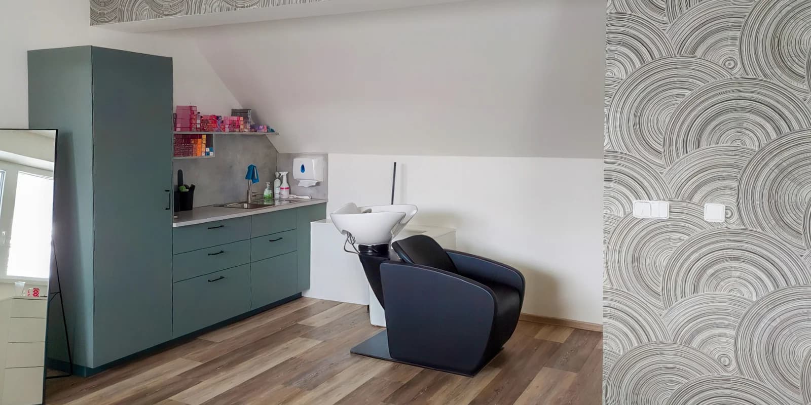 Rozmazlete své vlasy: Shinique keratin –⁠⁠⁠⁠⁠⁠ obnova a výživa poškozených vlasů