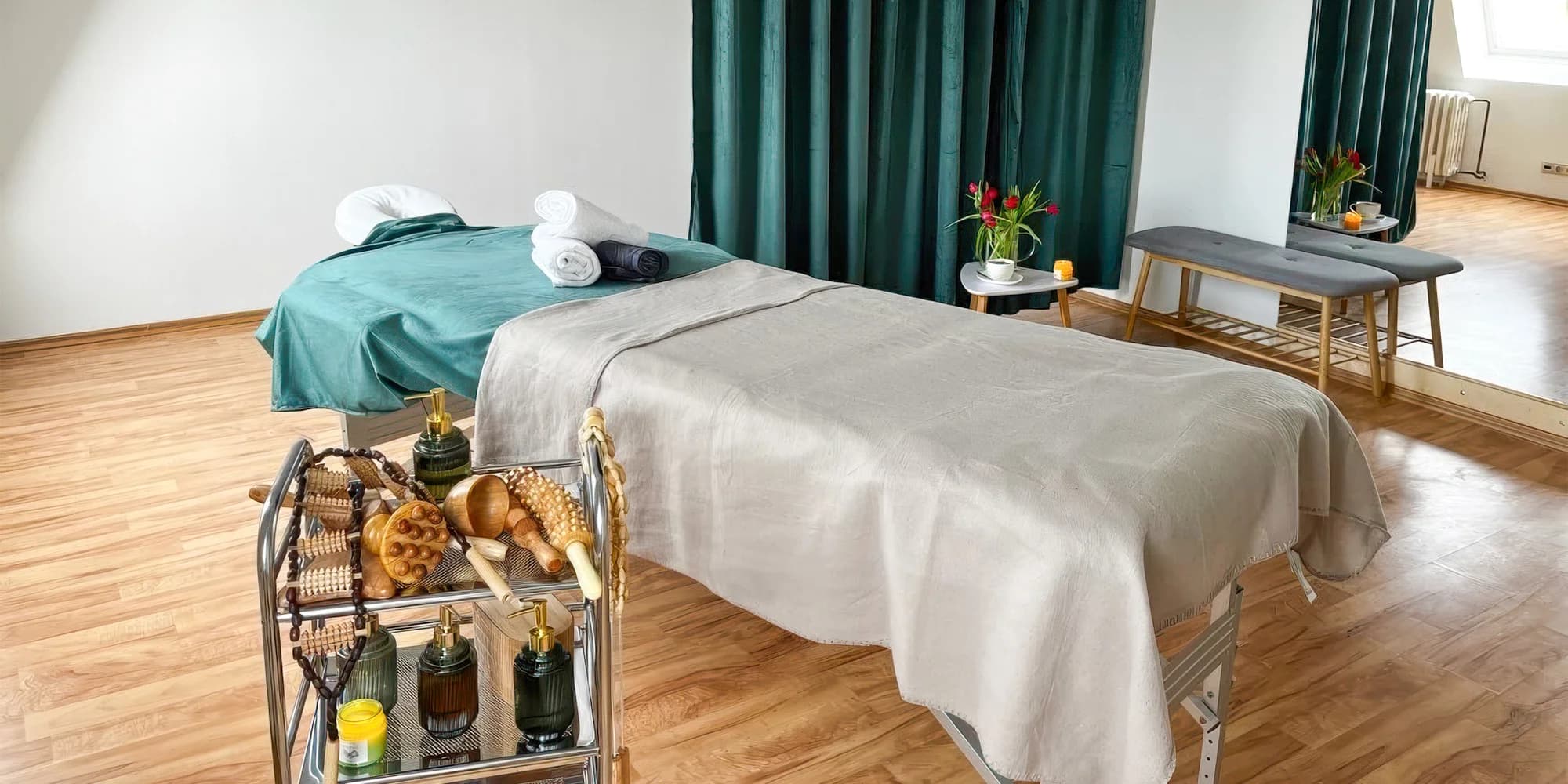 Párová relaxační masáž: uvolnění zad a šíje nebo i plosek nohou