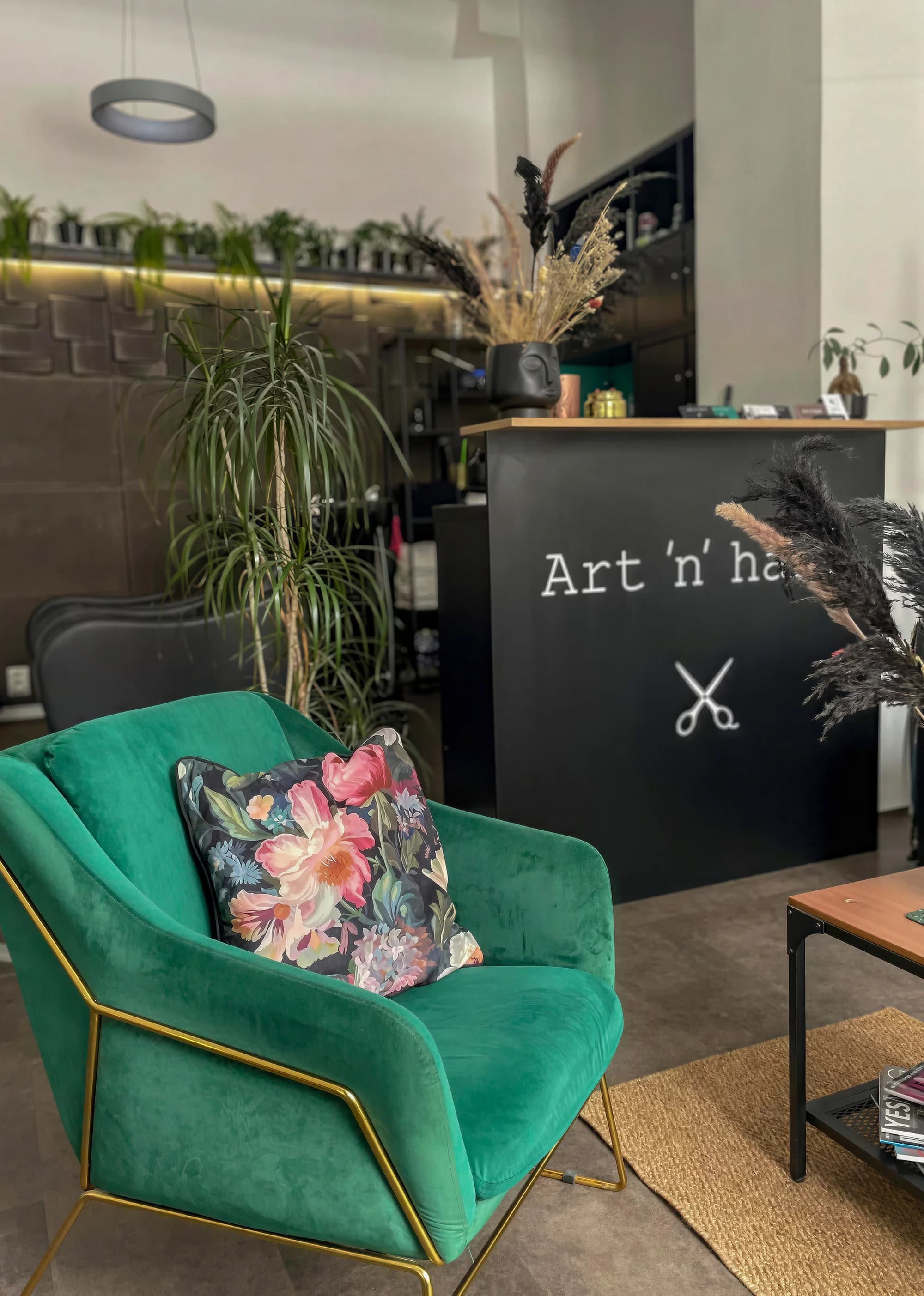 Voucher na 500–1 500 Kč na veškeré služby kadeřnického salonu Art'n'Hair
