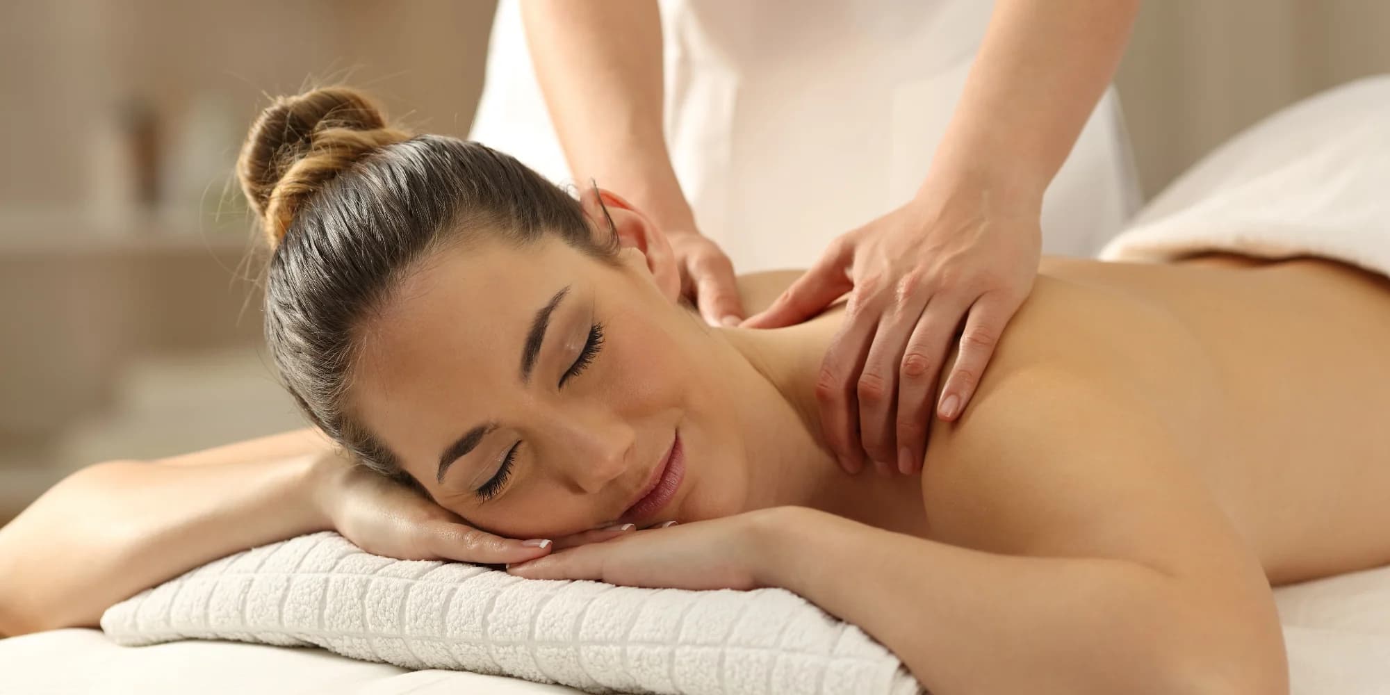 Celotělový relax: masáž citronovým či exotickým olejem i permanentka na 3 návštěvy
