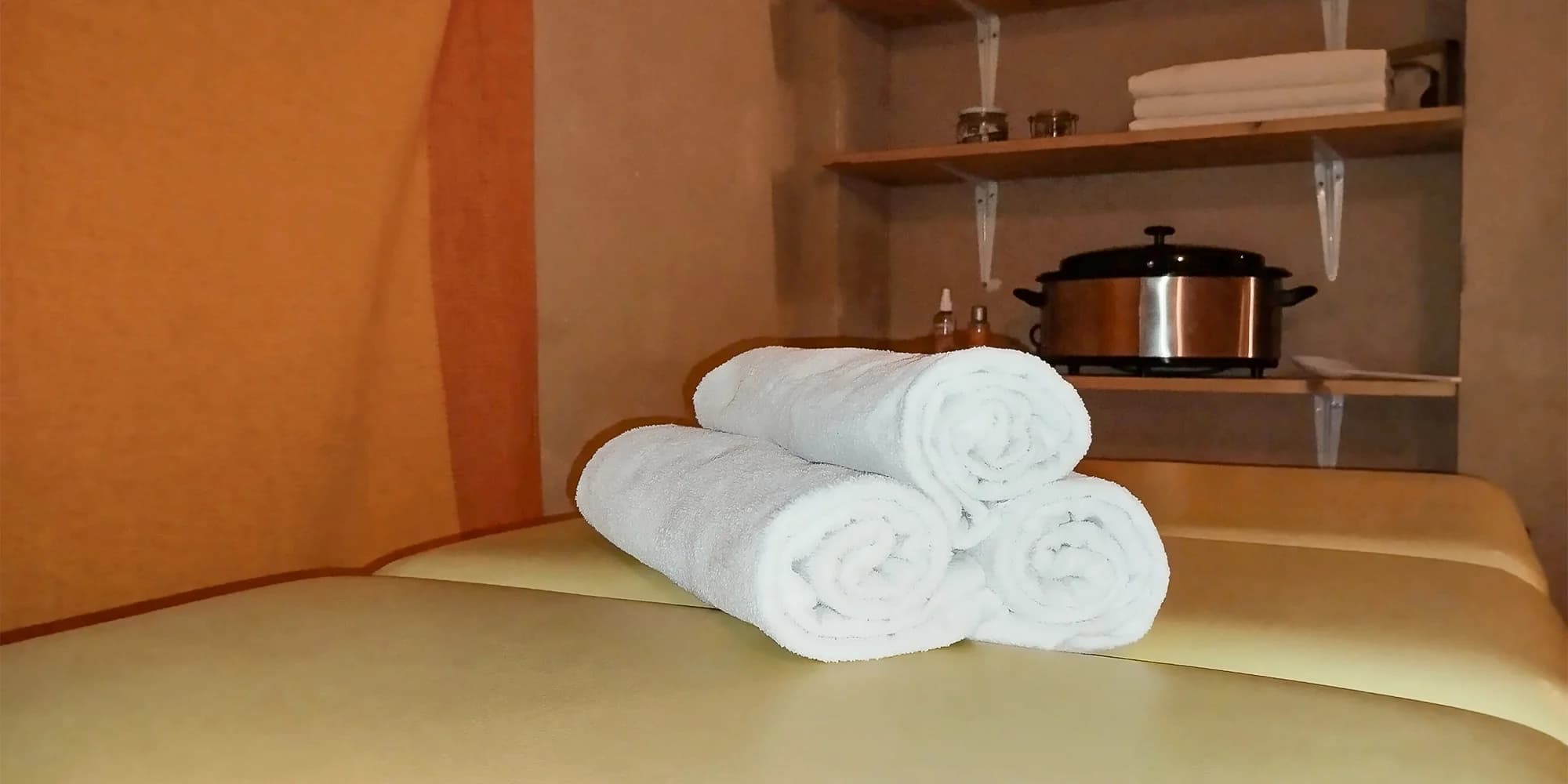 Masáže dle výběru na 45 až 120 minut: relaxační, thajská i psychosomatická