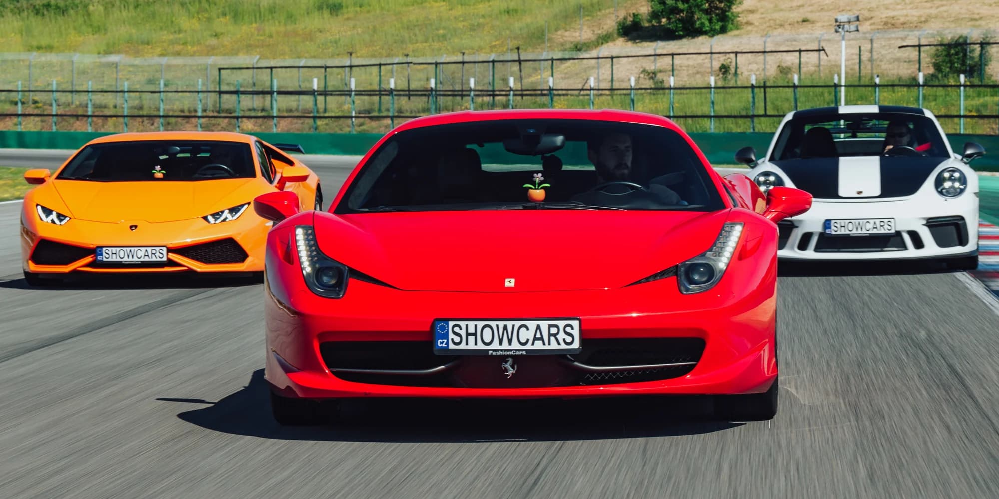 1–4 kola na polygonu Most v nadupaném supersportu: Ferrari, Lamborghini i Porsche