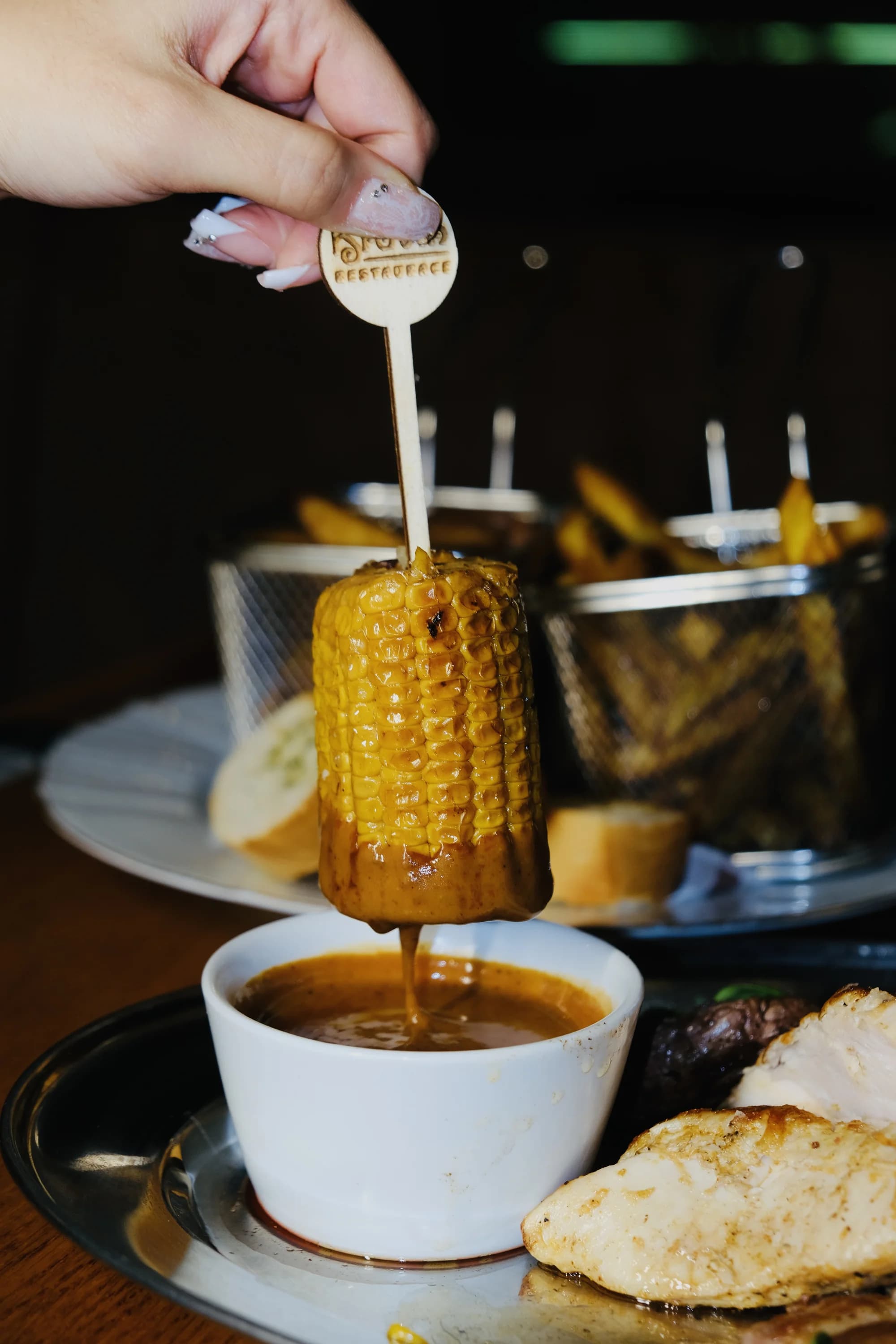 Masové hody: mix steaků a příloh pro 2 až 3 osoby v restauraci Kravín