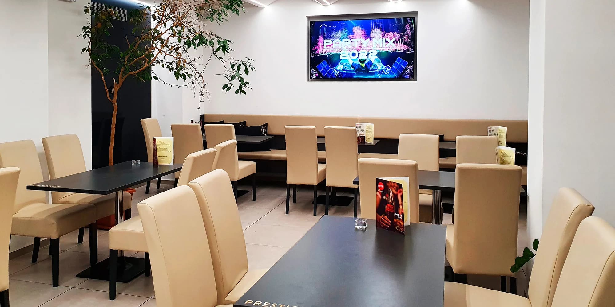 Burger pro 1-2 osoby dle výběru: hovězí klasika, kuřecí maso i steak z lososa
