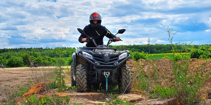 Offroad zážitek na čtyřkolkách pro děti i dospělé na 60 min.