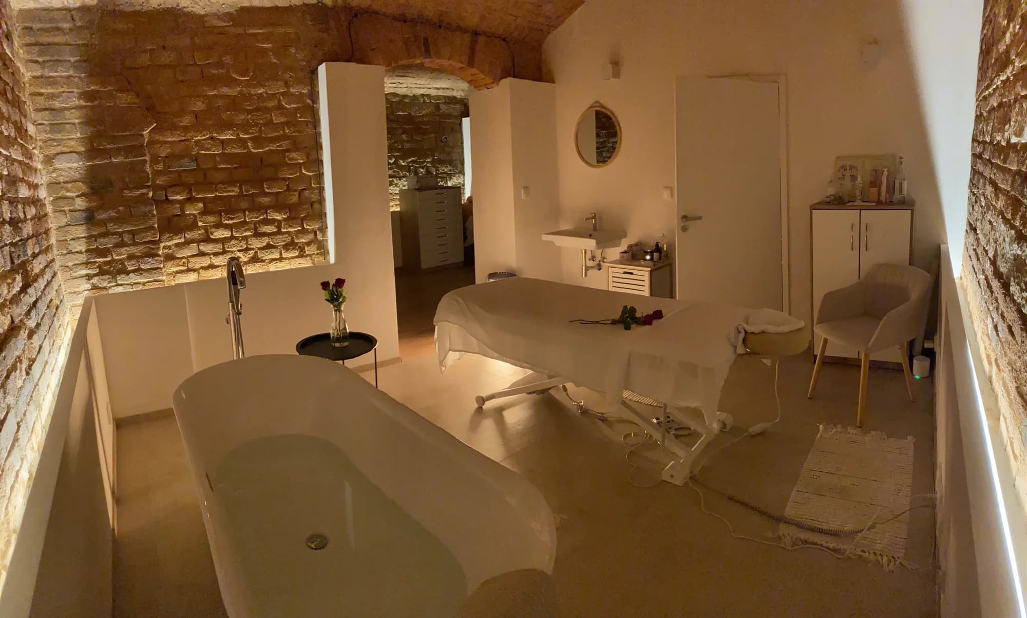 Znovuzrození a relaxace: masážní rituály pro dokonalý odpočinek i individuální lekce jógy