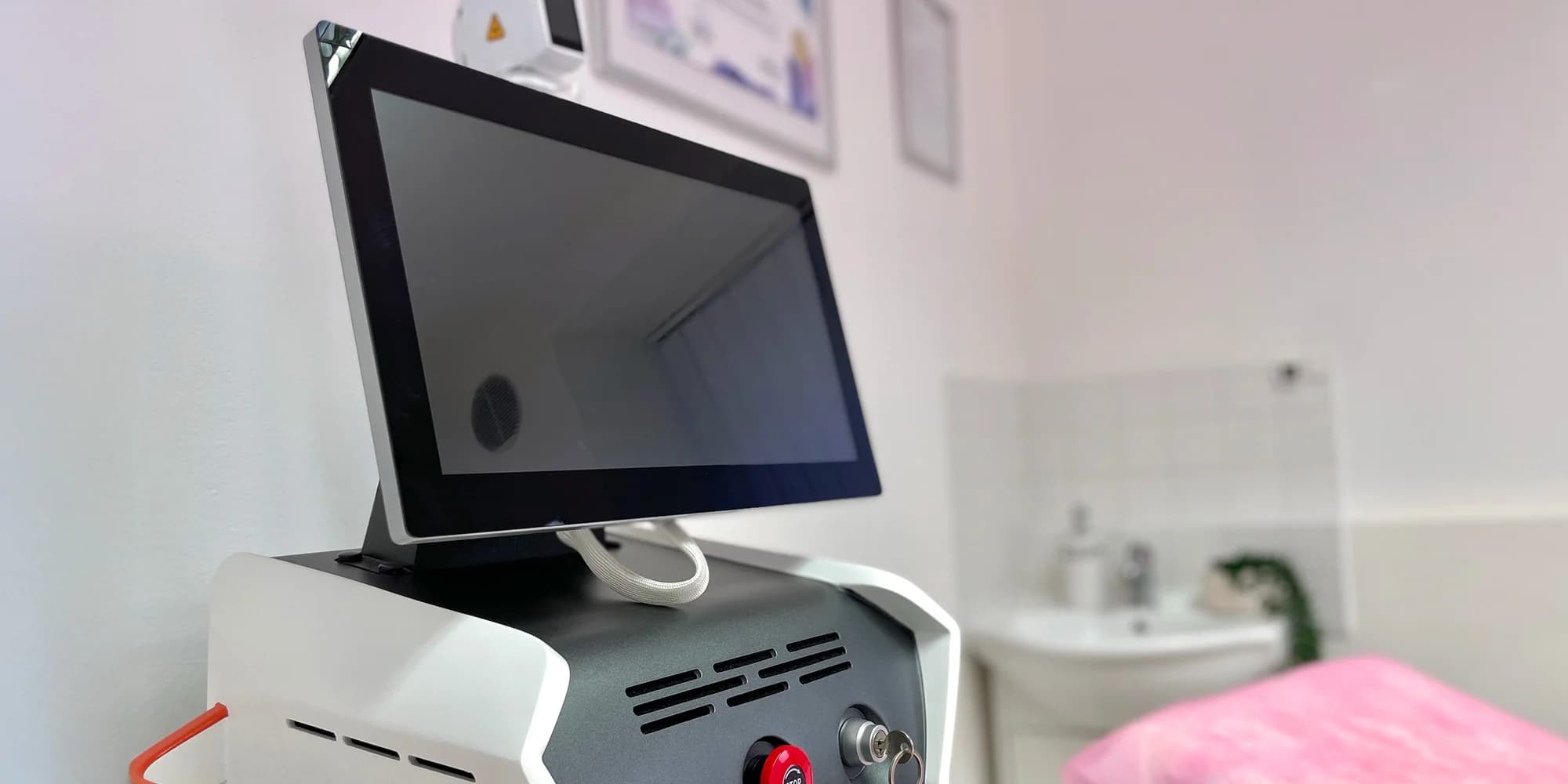 Laserová epilace pro ženy partie dle výběru: podpaží, ruce, nohy i intimní partie