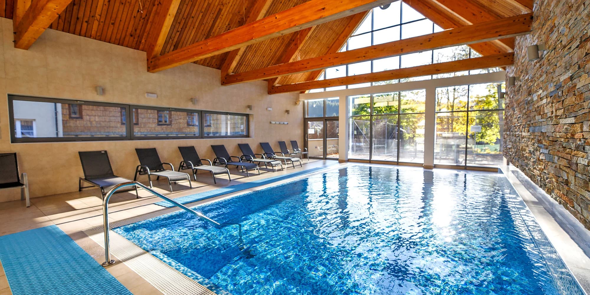 Relax i jídlo pro dva: celodenní vstup do wellness a poukaz do restaurace