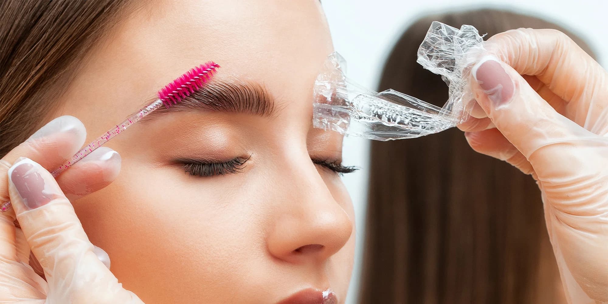 Svůdný pohled každý den: laminace obočí, lash lifting či prodloužení řas