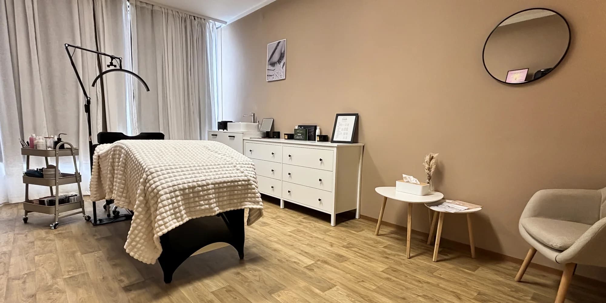 Svůdný pohled každý den: laminace obočí, lash lifting či prodloužení řas