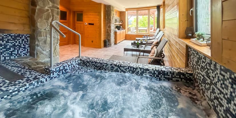 Relax v Podkrkonoší: privátní wellness až na 240 min., sauna, vířivka, občerstvení i ubytování