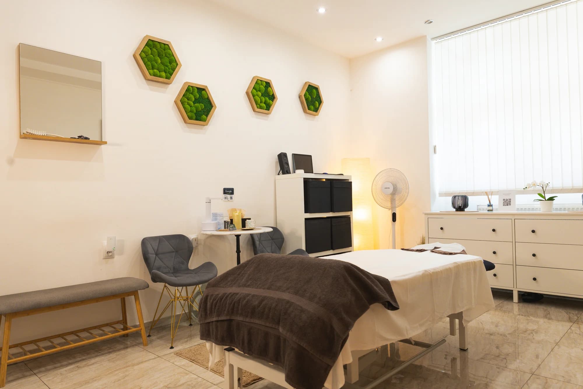 Zdravotní, relaxační a hloubkové masáže, lymfatické, párové masáže i permanentky