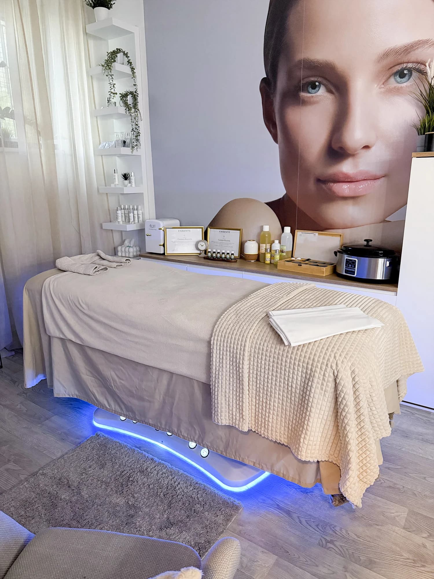 Relaxační, sportovní či bukální liftingová masáž i scratching s aromaterapií