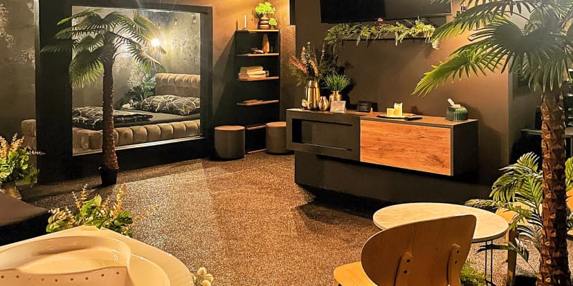 Noc v privátním wellness pro dva: sauna, vířivka, láhev sektu i ovocná mísa