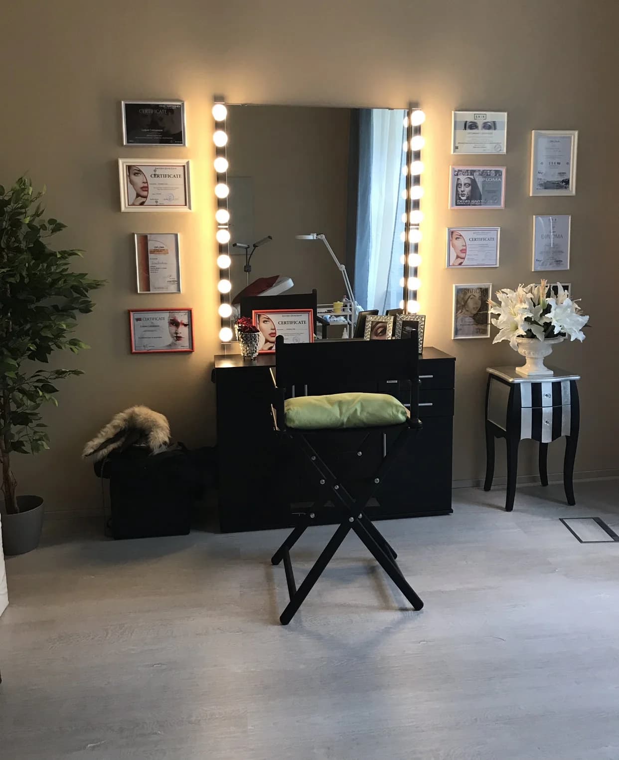 Laminace obočí i permanentní make-up obočí, linek a rtů