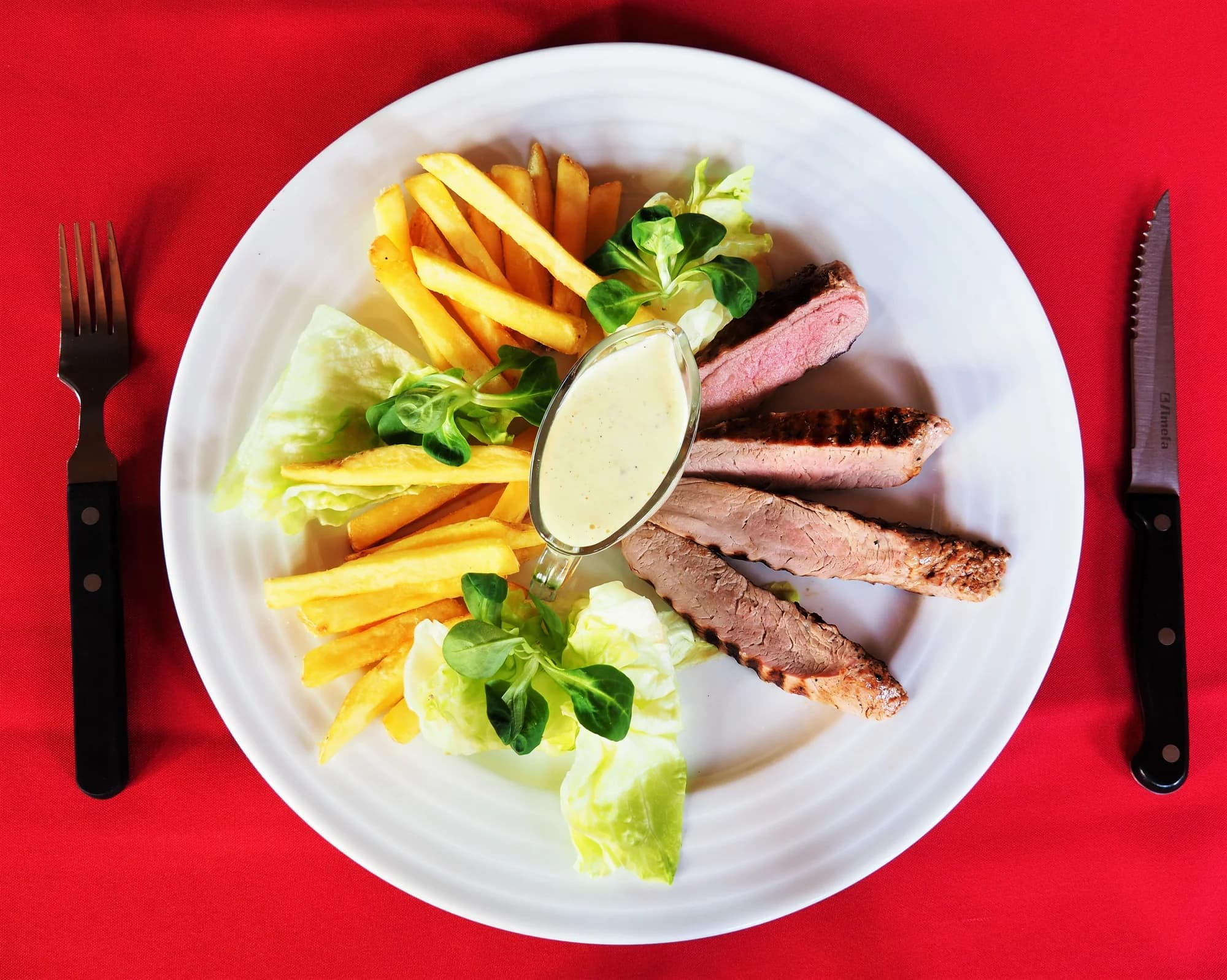 3chodové menu pro 2 ve středověké restauraci: poctivý vývar, panenka i moravská palačinka