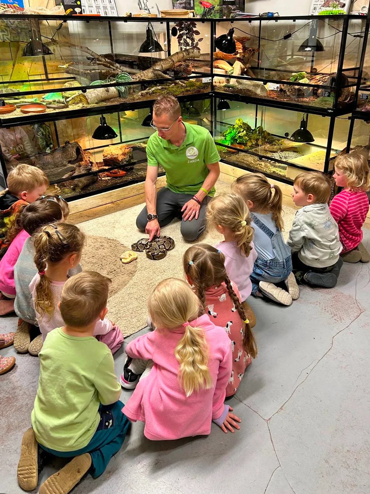 REPTILclub: 90minutová návštěva světa plazů s výkladem i možnost krmení ještěrů