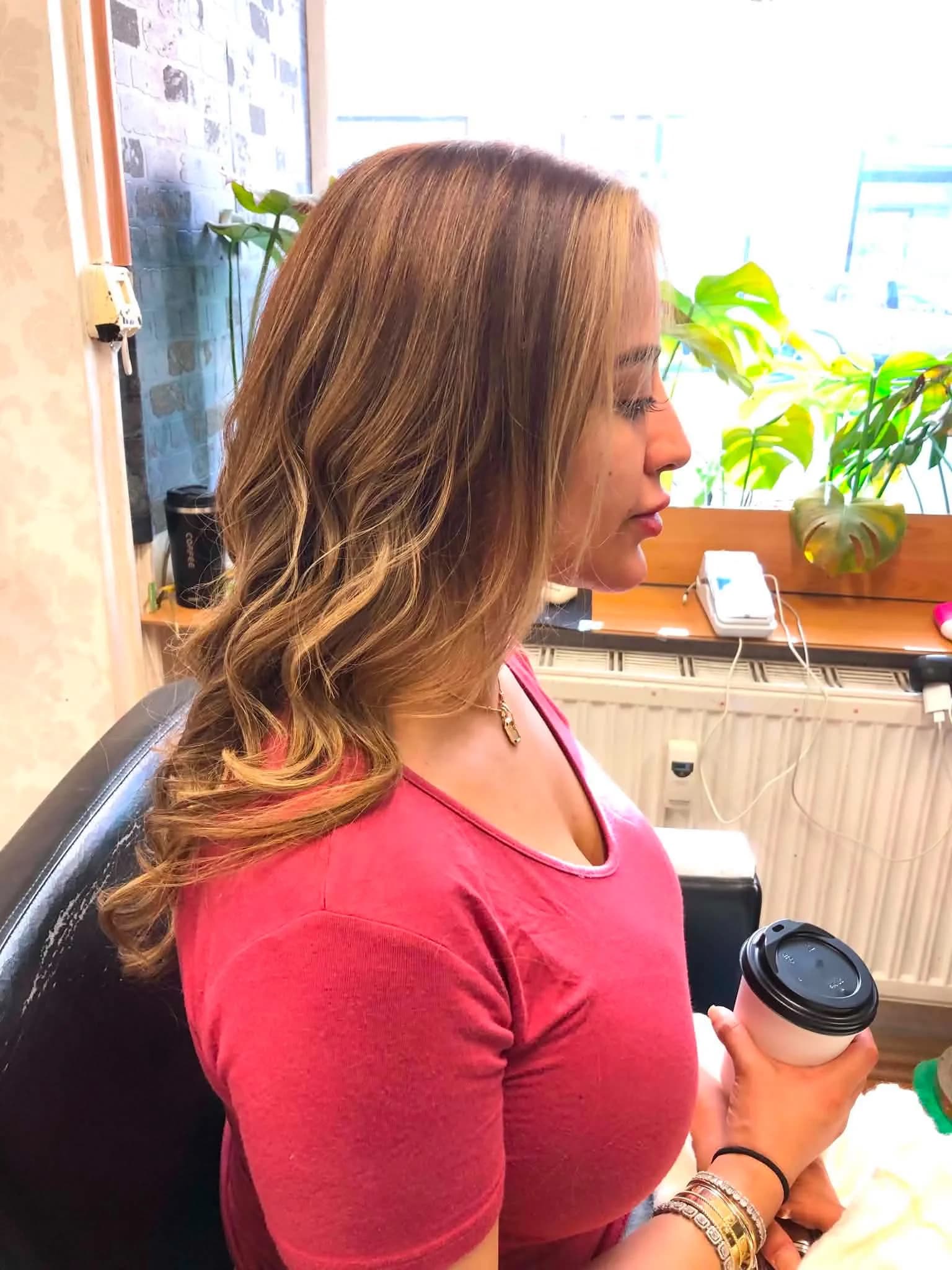 Balíčky kadeřnická péče pro dámy: střih, keratin, barvení i trvalá