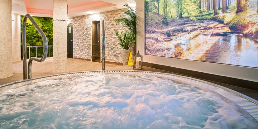 Otevřený voucher až na 3000 Kč do Wellness Böhmova: veřejné i privátní vstupy, sauna a občerstvení