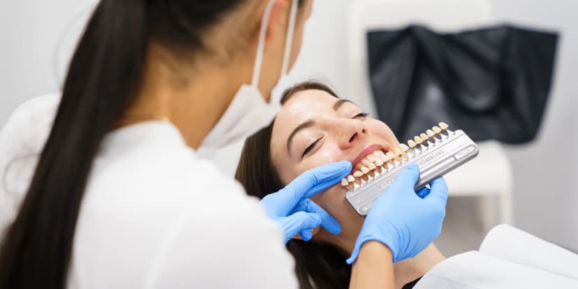 Ordinační bělení zubů LED lampou Philips Zoom s možností dentální hygieny