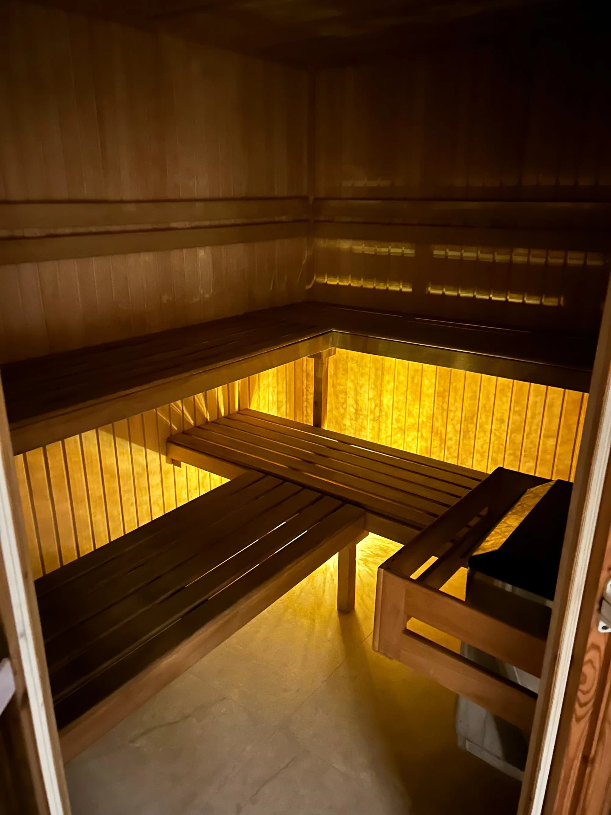 Relax a uvolnění ve wellness: privátní sauna a vířivka až pro 4 osoby