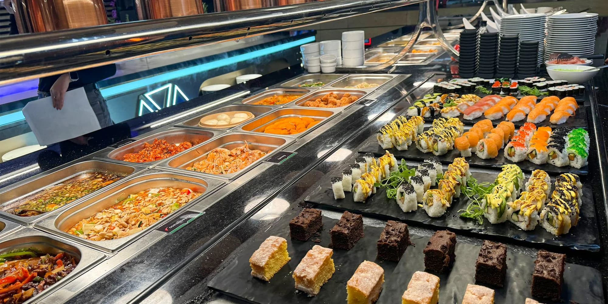 All you can eat v karlínském Bali Bali: studený a teplý wok a sushi bufet s asijskými specialitami