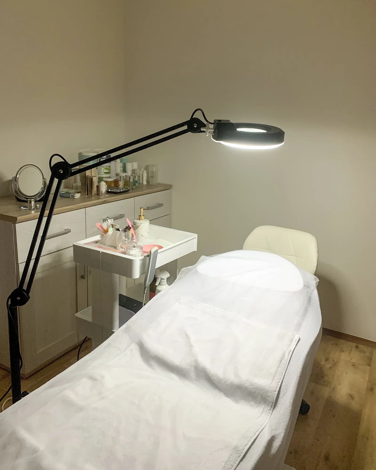 Péče o pleť na míru: redukce otoků, hloubková hydratace i vyhlazení vrásek