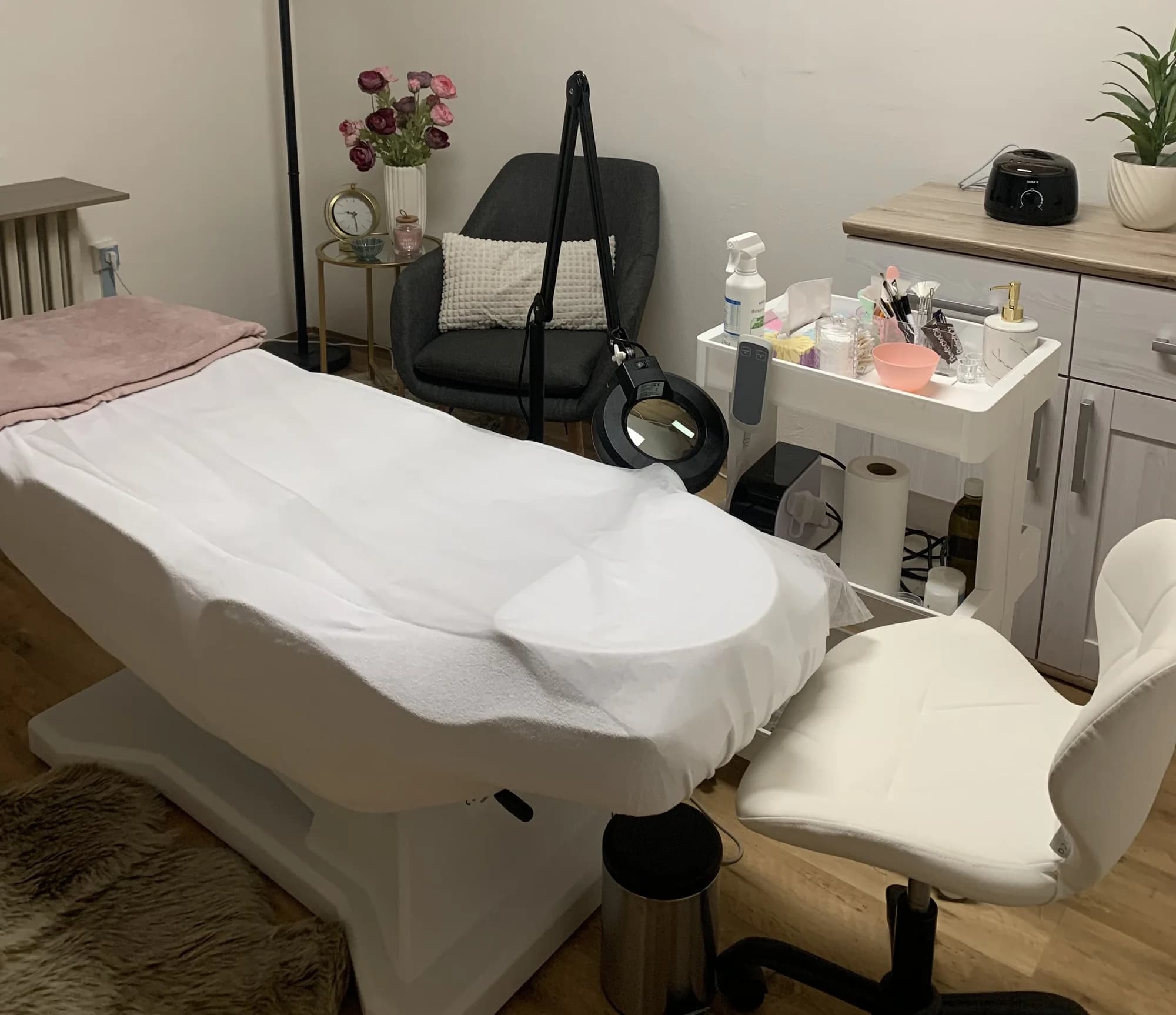 Péče o řasy a obočí: lash lifting, laminace obočí i kompletní balíček